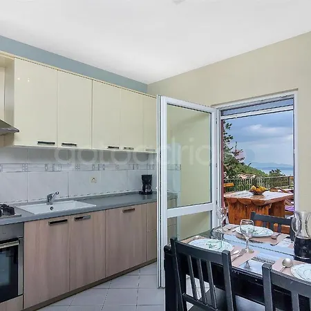 Holiday home Darius With Hot Tub Makarska